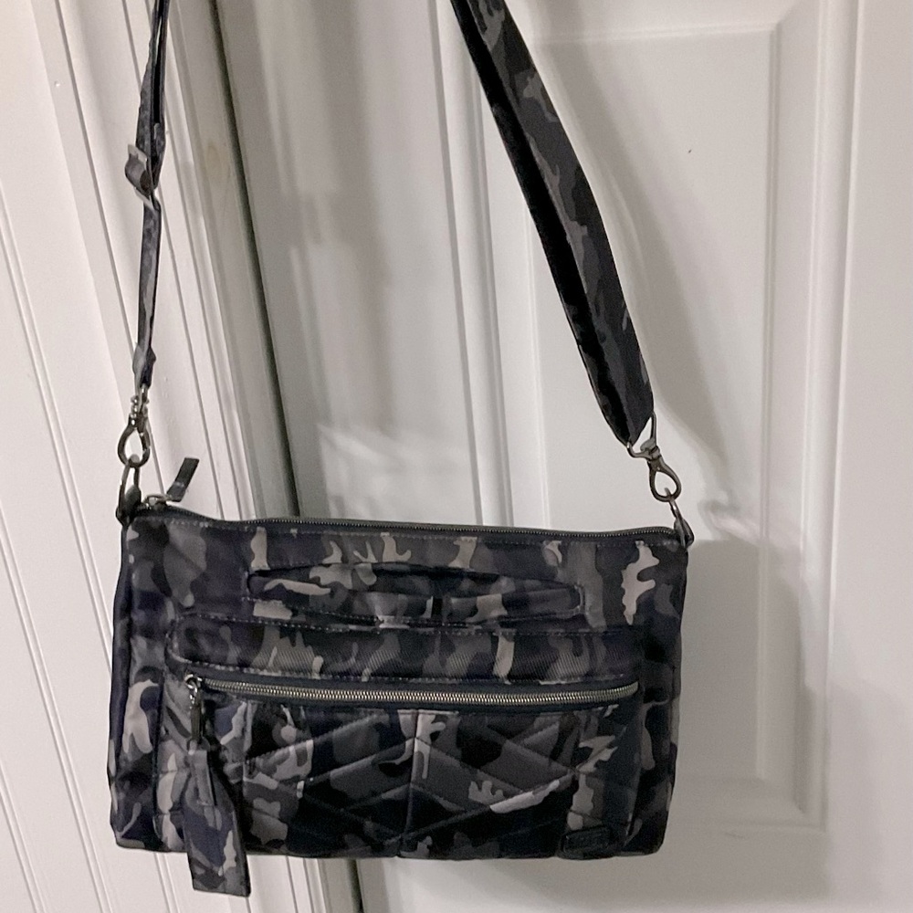 Lightweight camo handbag
